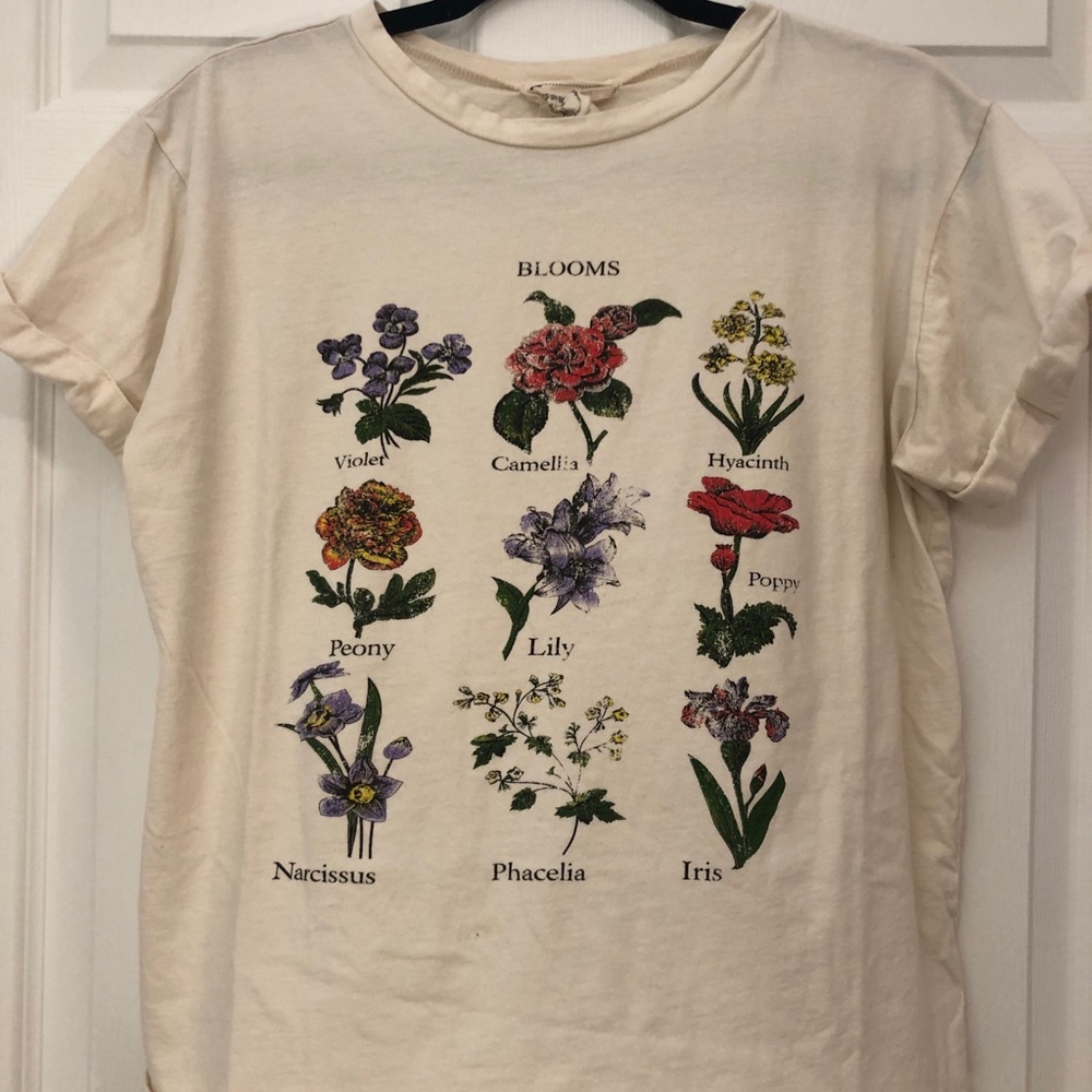 Women’s flower shirt